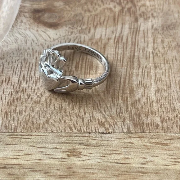 Irish Claddagh Ring 🍀 - Picture 5 of 9